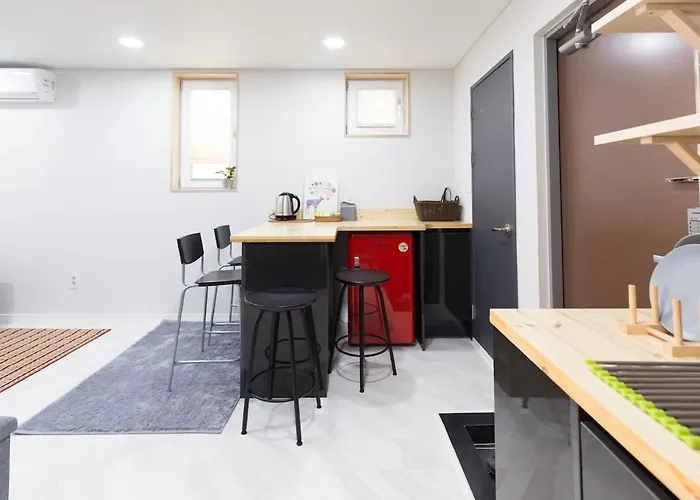 Cozy Near Hongdae Sogang Ewha Apartamento Seúl